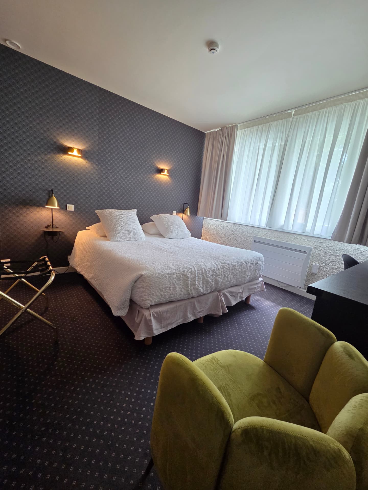 Chambre spacieuse et lumineuse à l'Auberge du Port